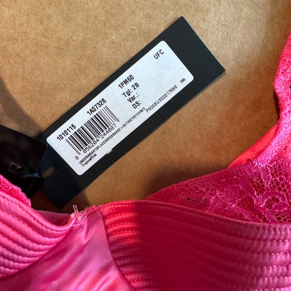 NWT Versace Runway Bralette Bustier Satin Lace Pink Size 2B/ 34B/ S - Picture 7 of 9